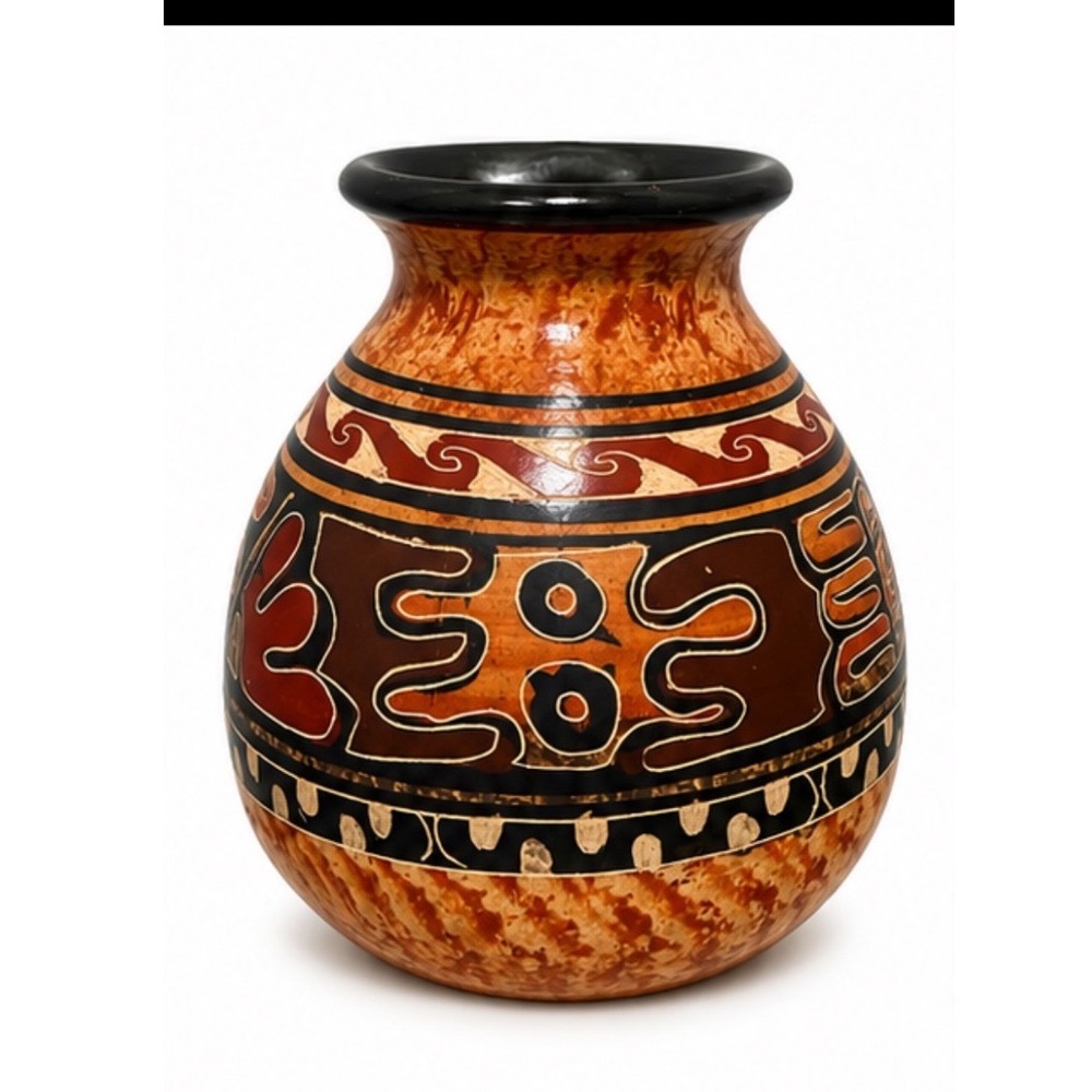 Guaitil Costa Rica Handcrafted and hand-decorated Pottery Indigenous Bird Design